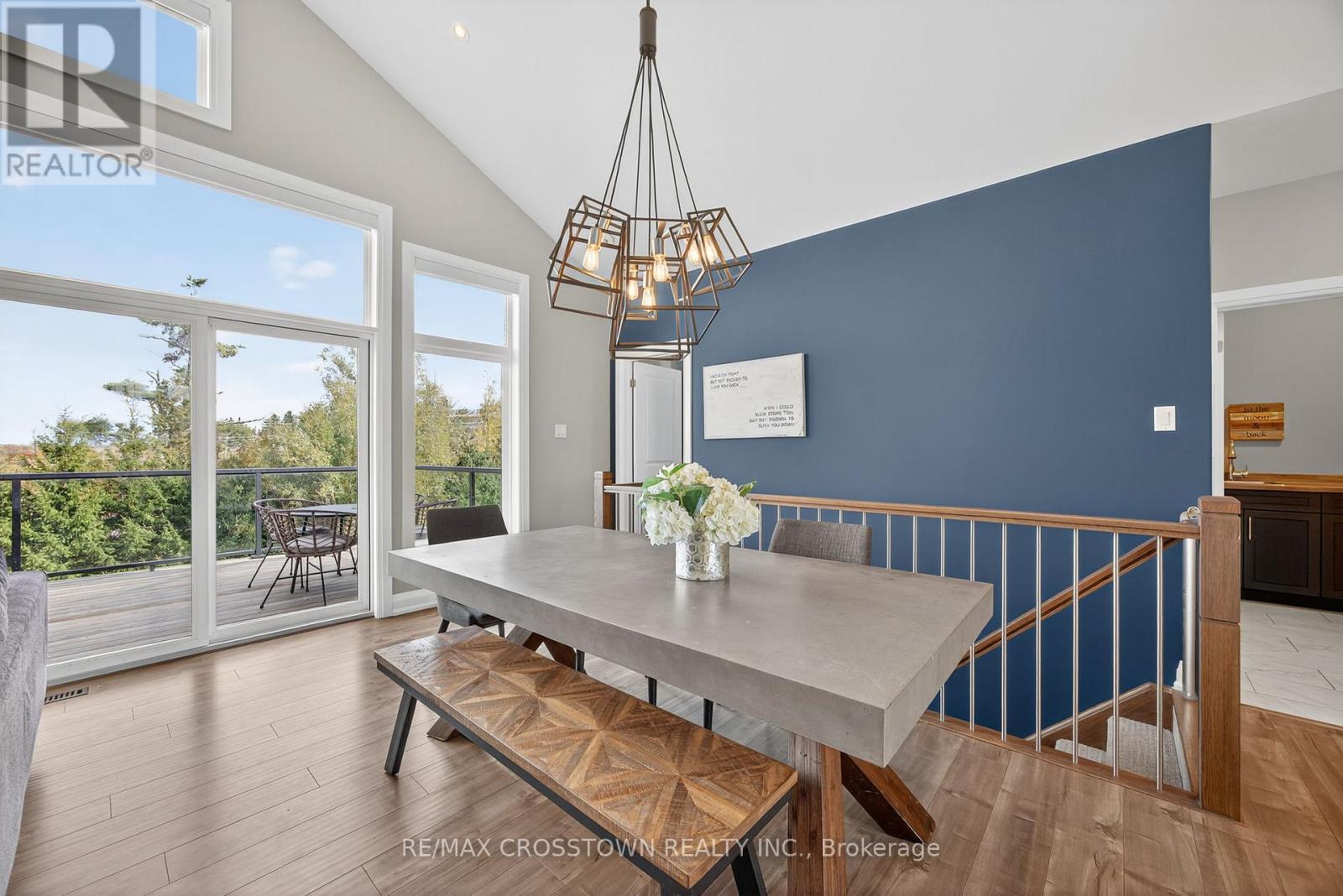 72 Glenhuron Drive, Springwater (Midhurst), Ontario  L4M 6T4 - Photo 8 - S12482489