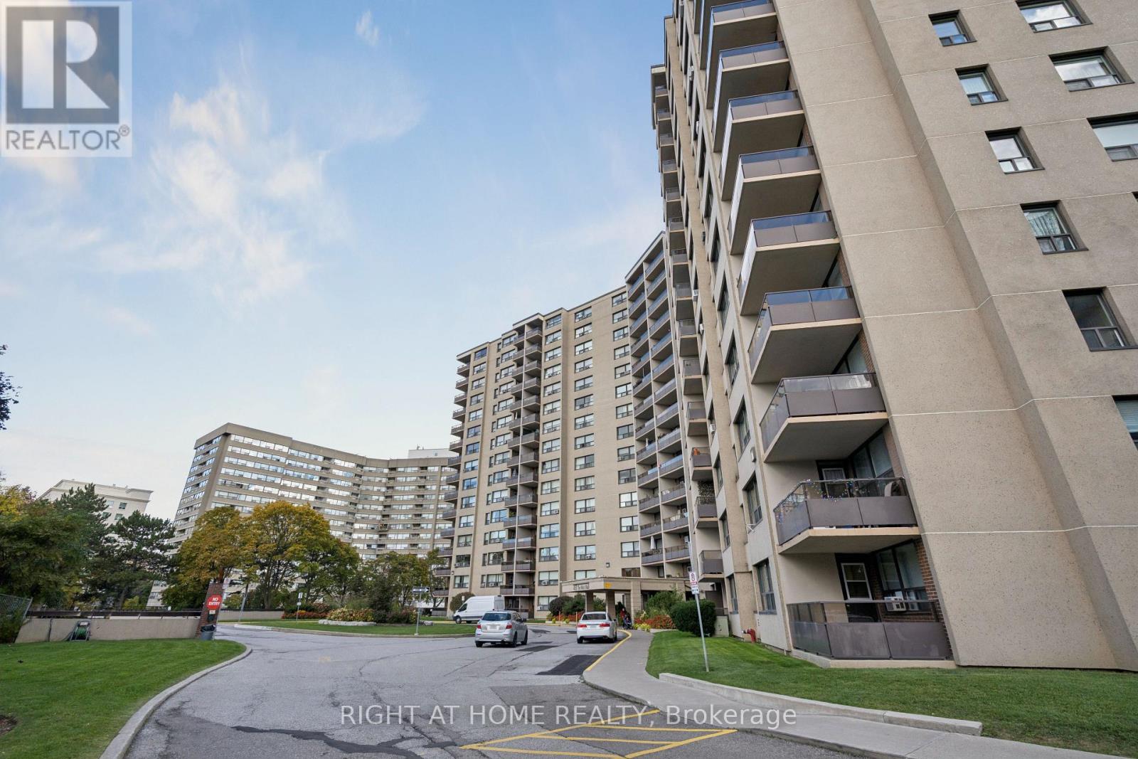 1120 - 451 The West Mall, Toronto, Ontario  M9C 1G1 - Photo 2 - W12482482