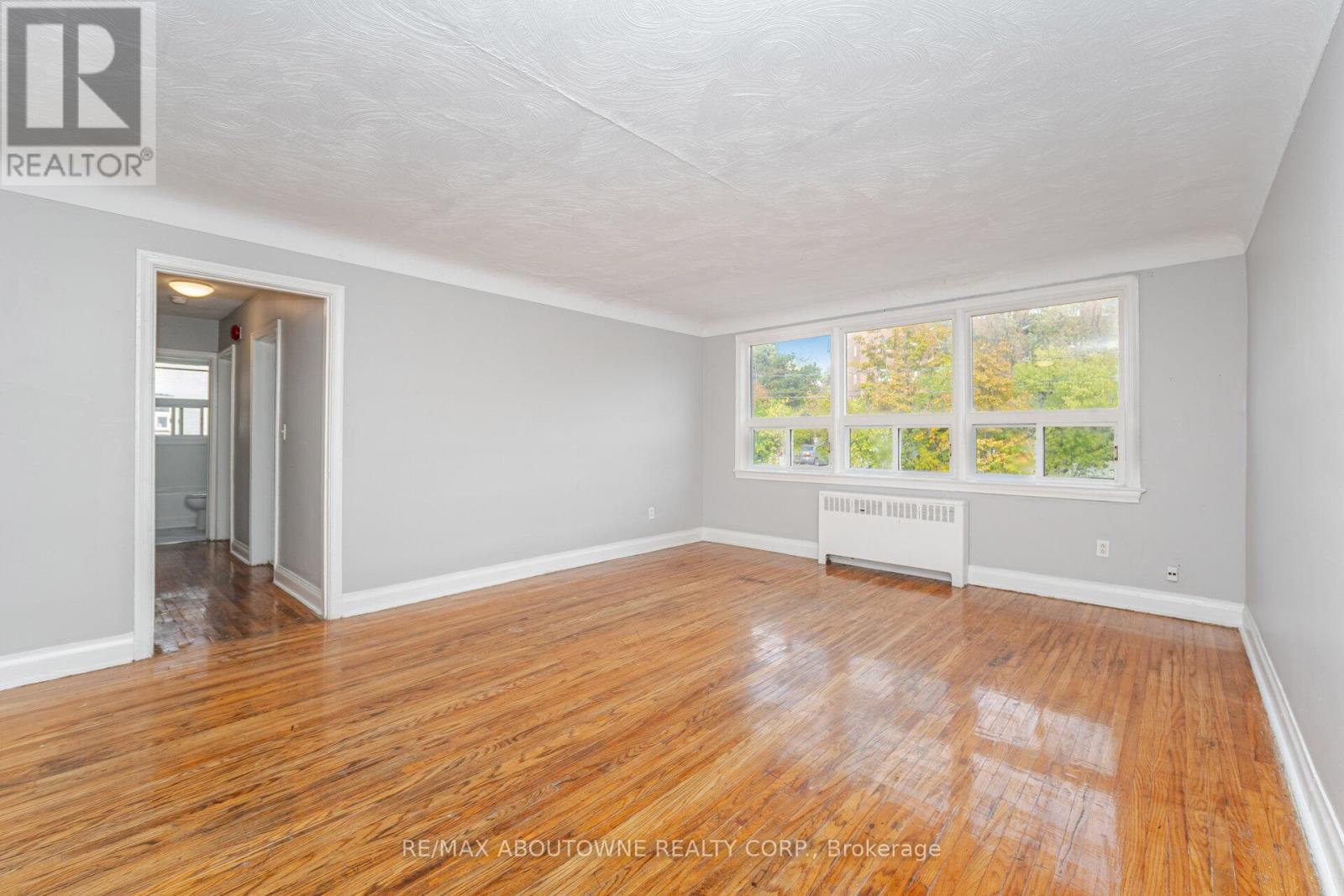 3 - 1031 Churchill Avenue E, Oakville, Ontario  L6H 1A3 - Photo 10 - W12482483