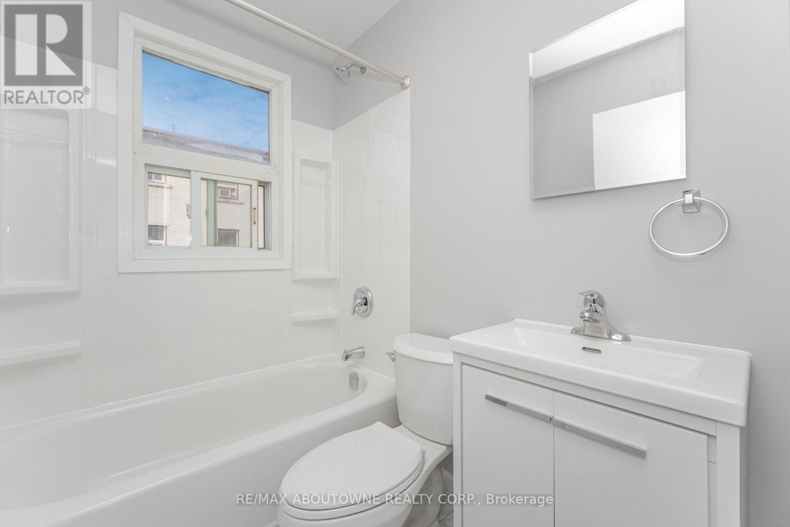 3 - 1031 Churchill Avenue E, Oakville, Ontario  L6H 1A3 - Photo 20 - W12482483