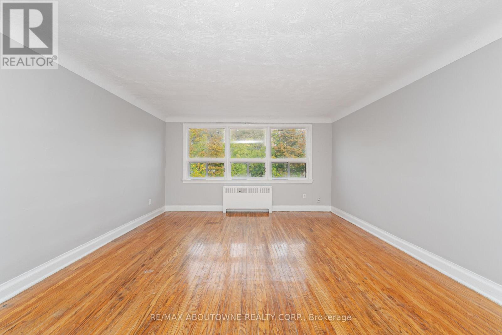 3 - 1031 Churchill Avenue E, Oakville, Ontario  L6H 1A3 - Photo 9 - W12482483