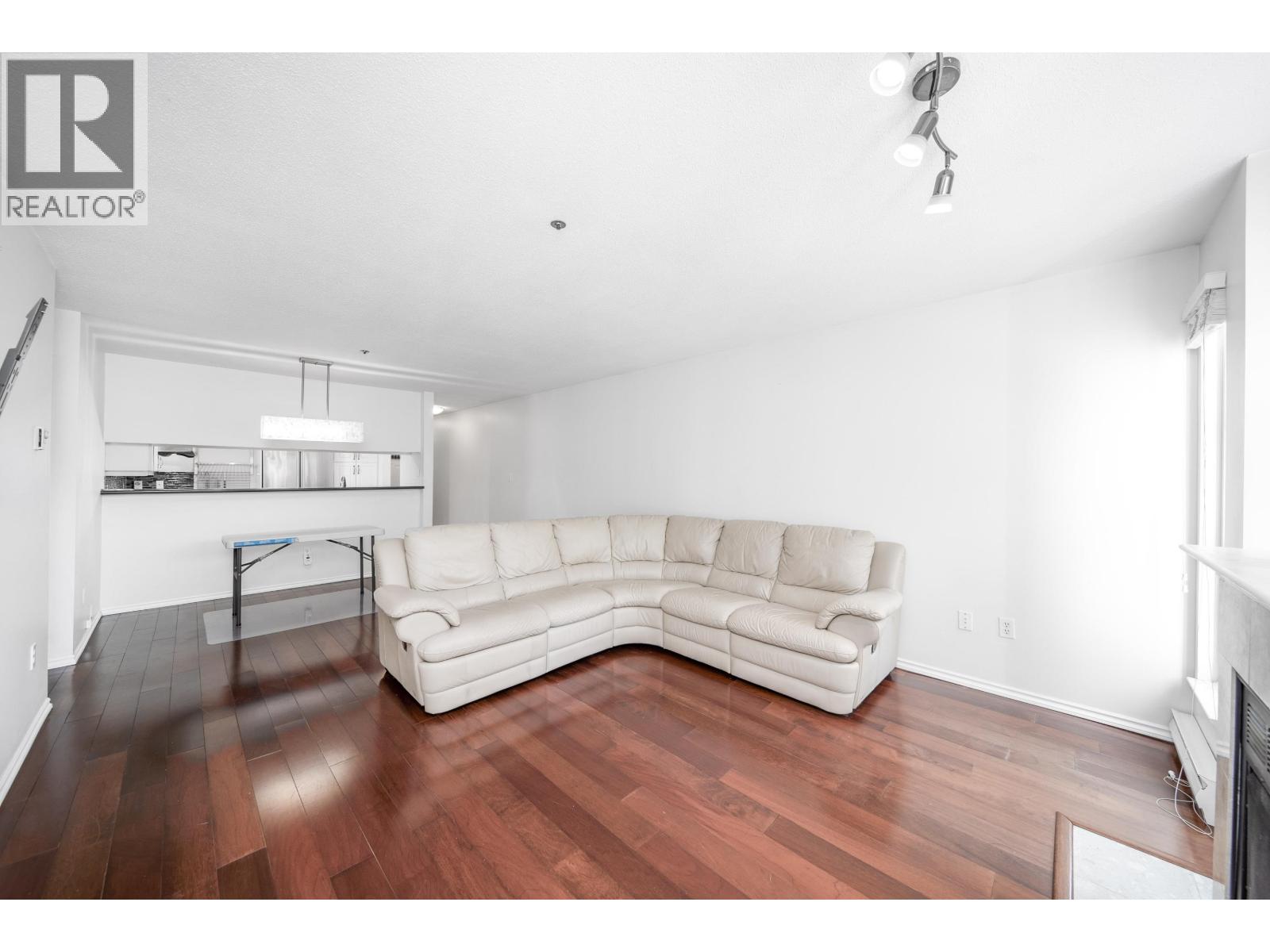 302 8728 Sw Marine Drive, Vancouver, British Columbia  V6P 6A4 - Photo 3 - R3046868