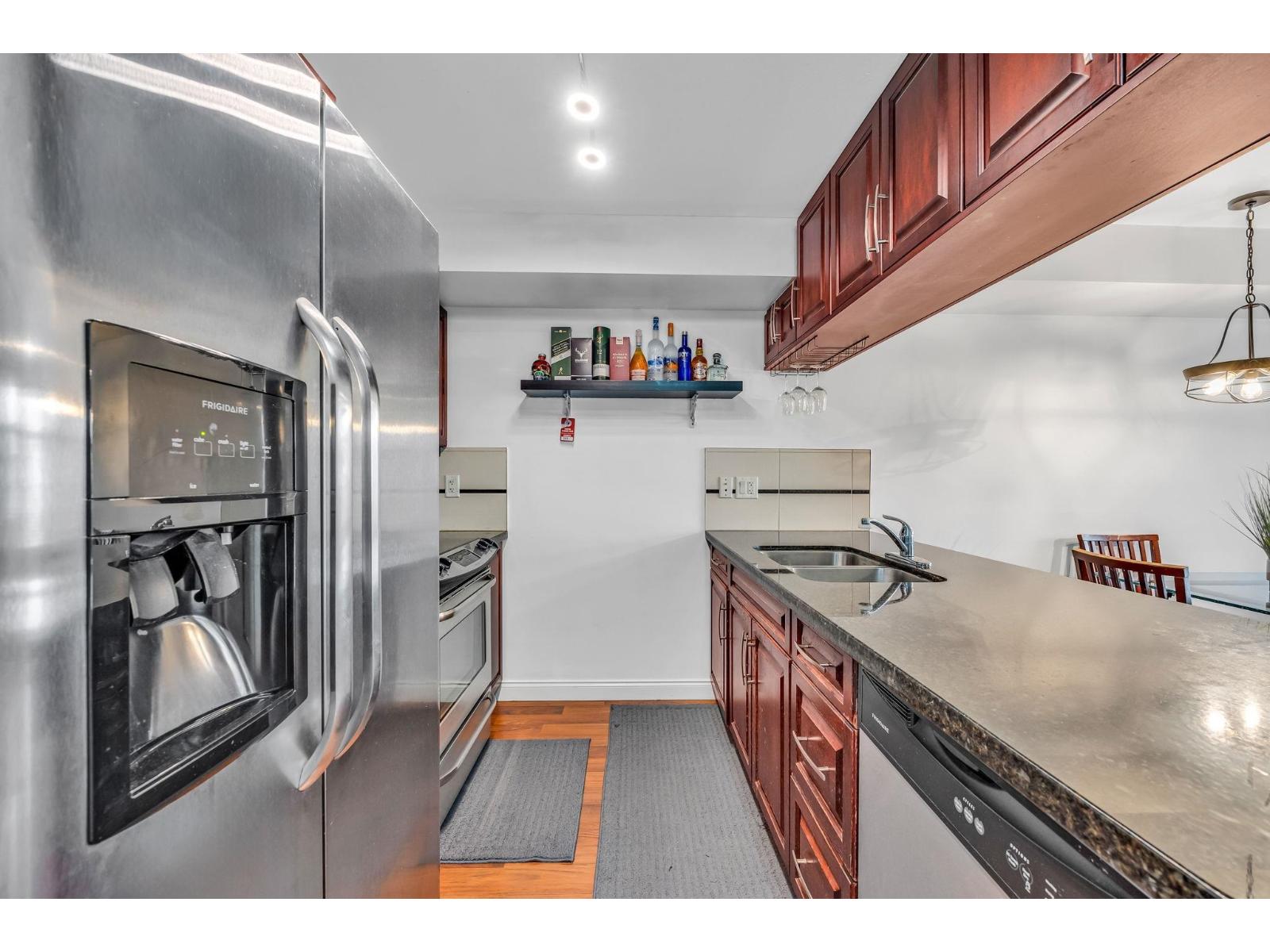 202 19939 55a Avenue, Langley, British Columbia  V3A 3X4 - Photo 8 - R3054479