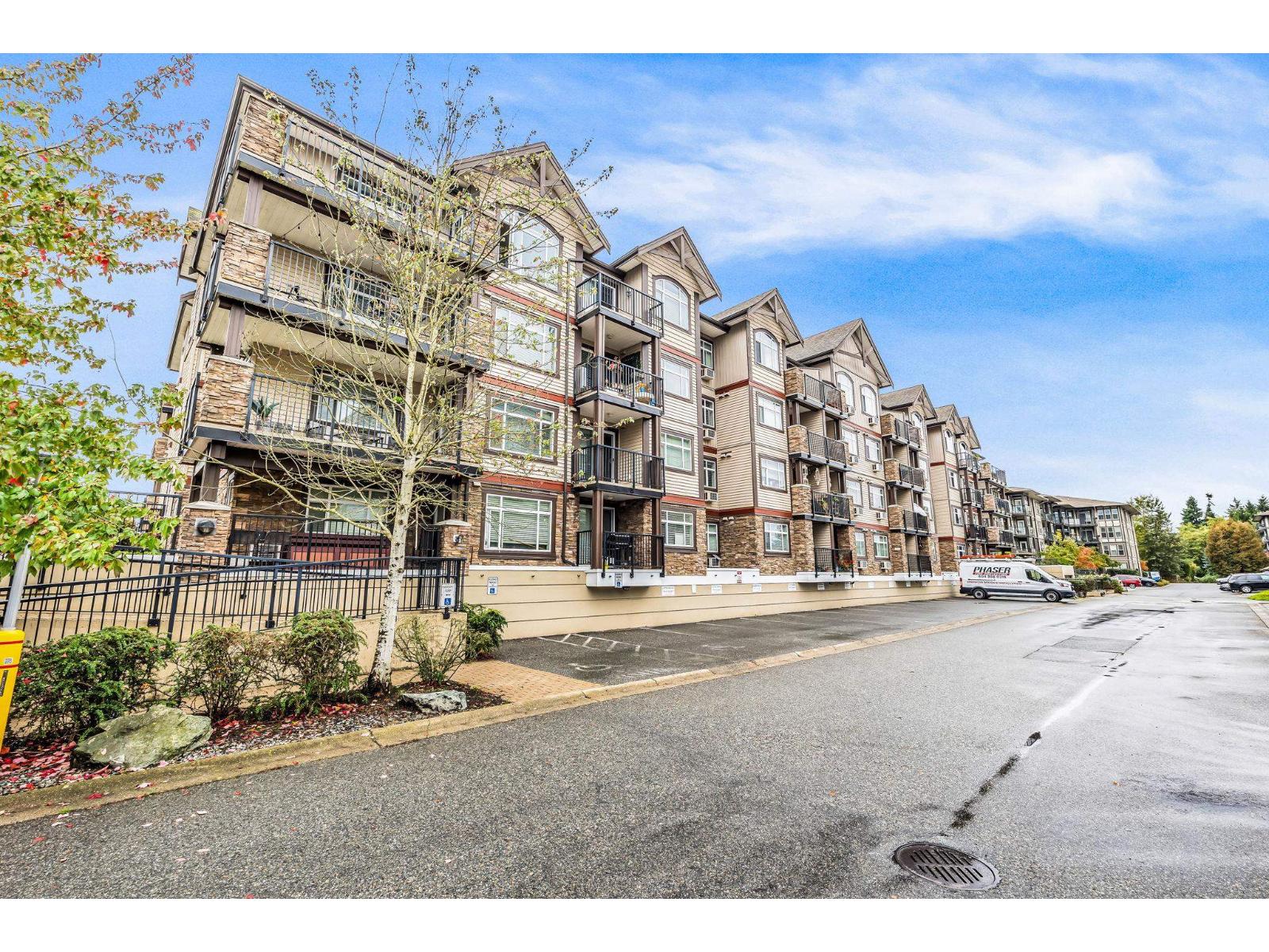 202 19939 55a Avenue, Langley, British Columbia  V3A 3X4 - Photo 4 - R3054479