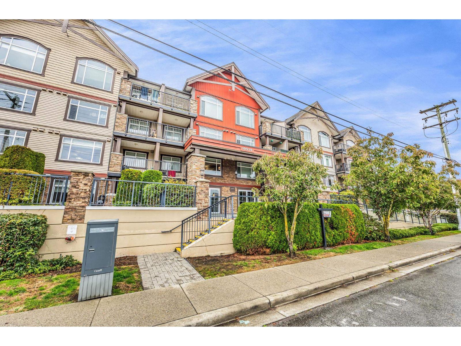 202 19939 55a Avenue, Langley, British Columbia  V3A 3X4 - Photo 1 - R3054479