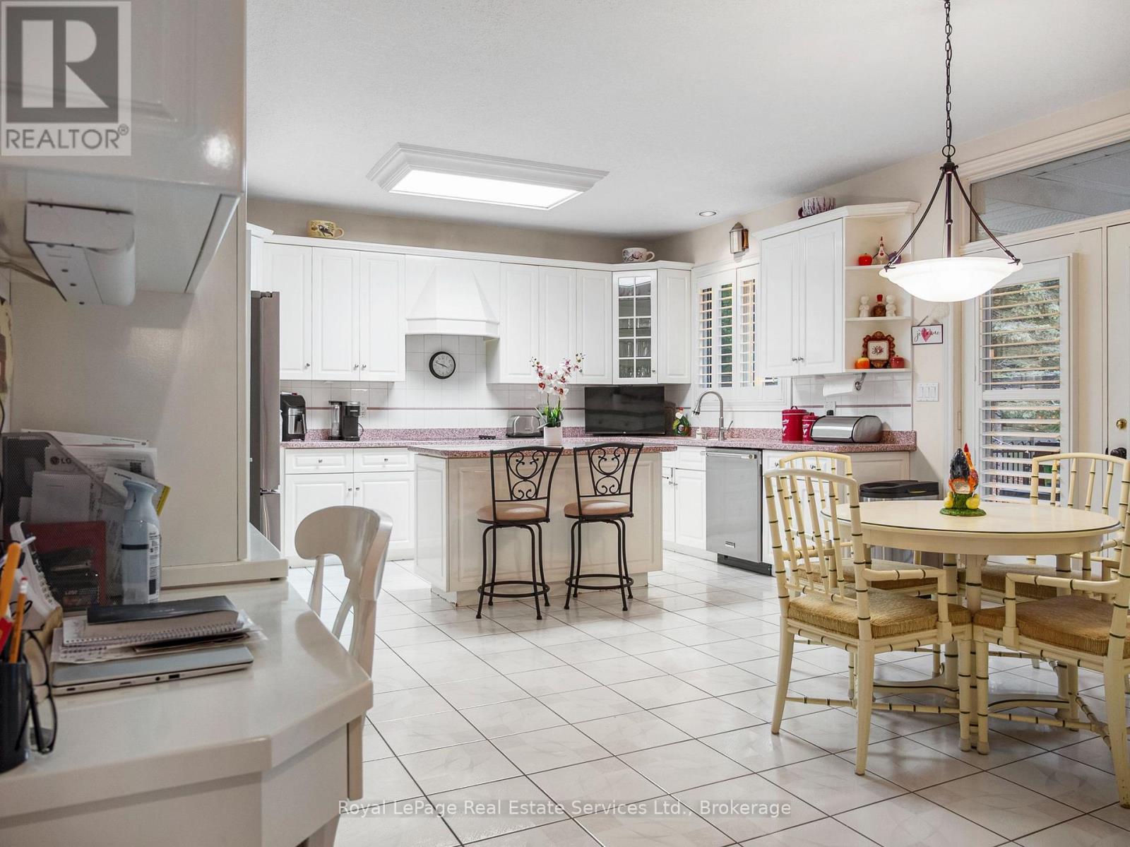 47 Fox Run Drive, Puslinch, Ontario  N1H 6H9 - Photo 11 - X12482242