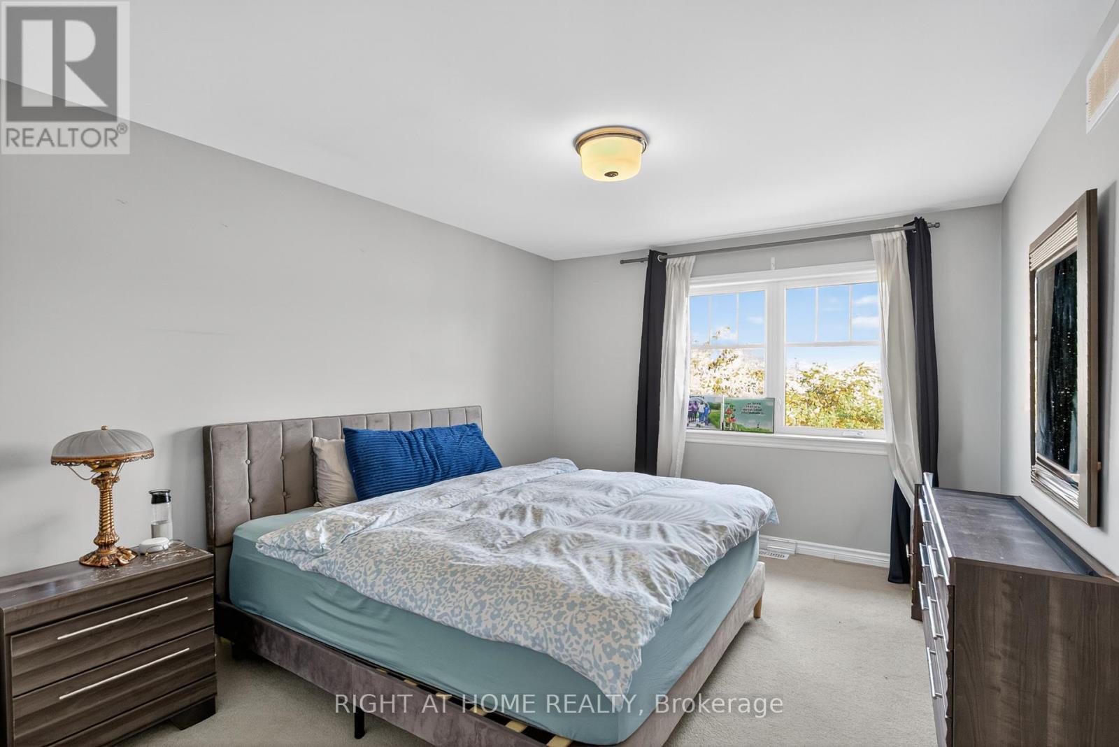 772 Cedar Creek Drive, Ottawa, Ontario  K1T 0B2 - Photo 14 - X12481959