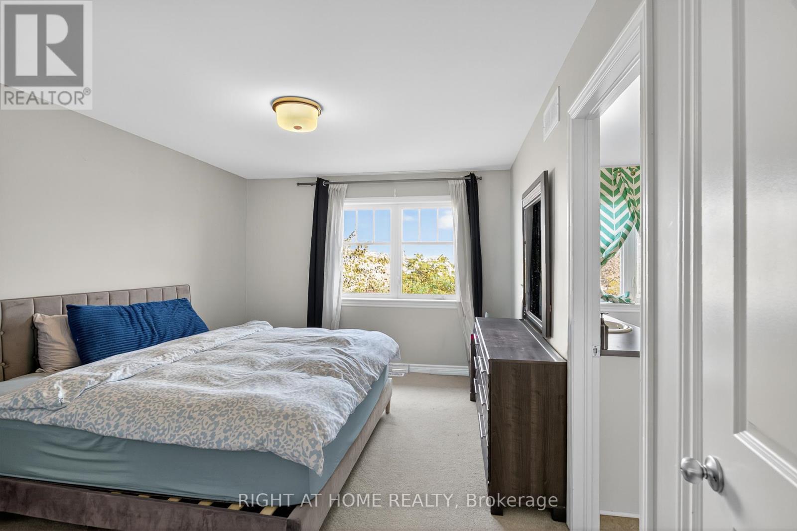 772 Cedar Creek Drive, Ottawa, Ontario  K1T 0B2 - Photo 15 - X12481959