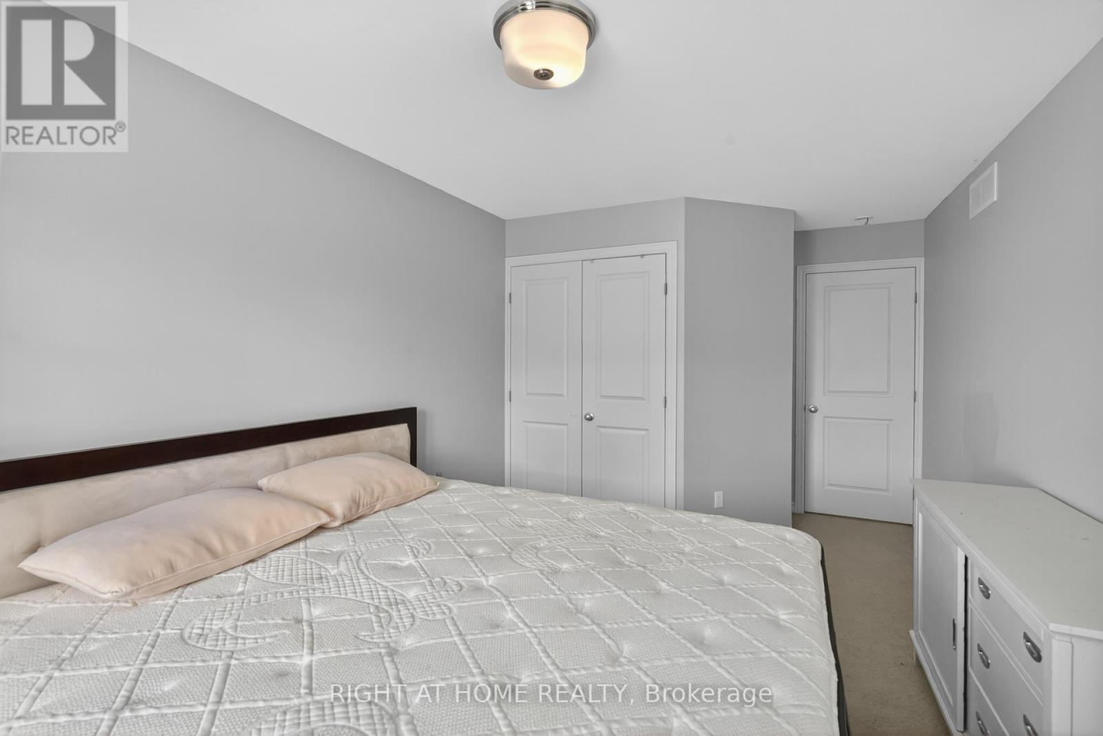 772 Cedar Creek Drive, Ottawa, Ontario  K1T 0B2 - Photo 25 - X12481959
