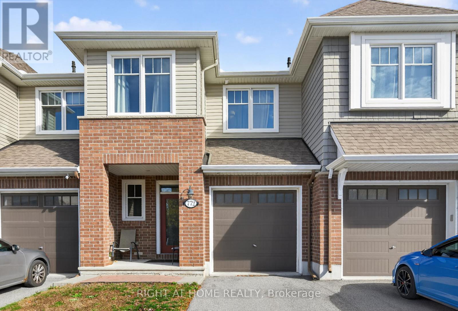 772 Cedar Creek Drive, Ottawa, Ontario  K1T 0B2 - Photo 3 - X12481959