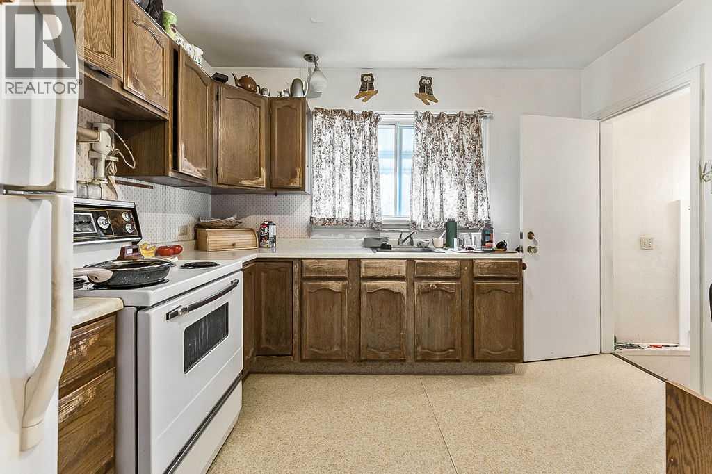 2731 Morley Trail Nw, Calgary, Alberta  T2M 4G8 - Photo 9 - A2266891