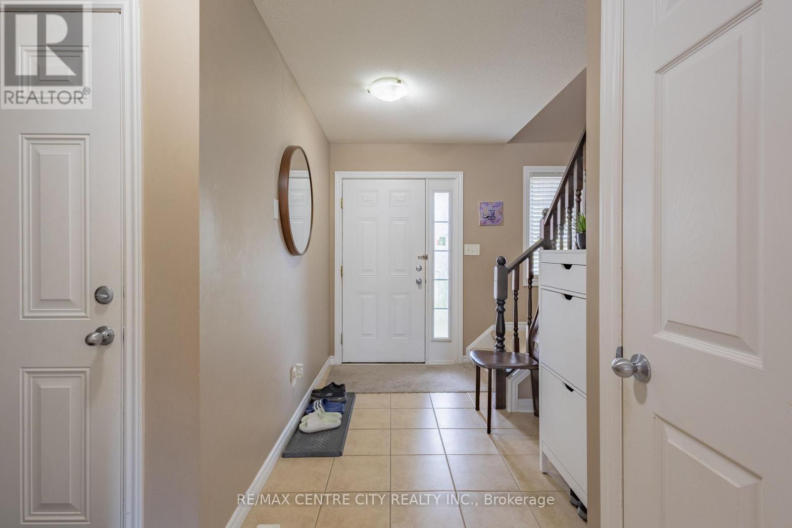 850 Queensborough Crescent, London North, Ontario  N6G 5K2 - Photo 4 - X12482499