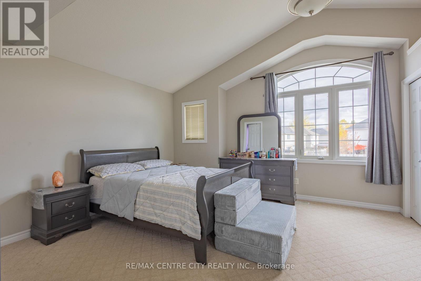 850 Queensborough Crescent, London North, Ontario  N6G 5K2 - Photo 9 - X12482499