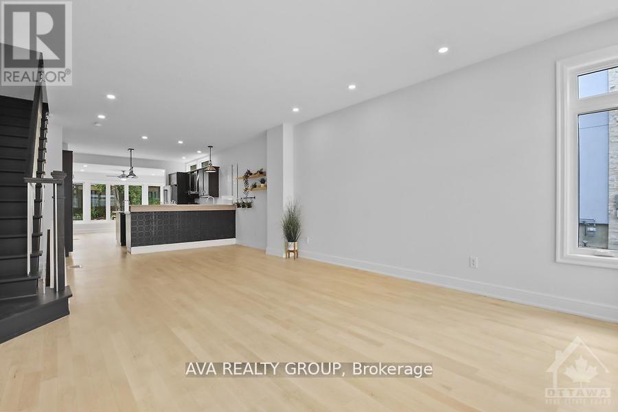 14 Gould Street, Ottawa, Ontario  K1Y 2P2 - Photo 2 - X12482497