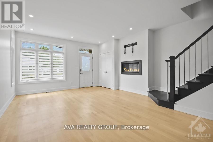 14 Gould Street, Ottawa, Ontario  K1Y 2P2 - Photo 3 - X12482497