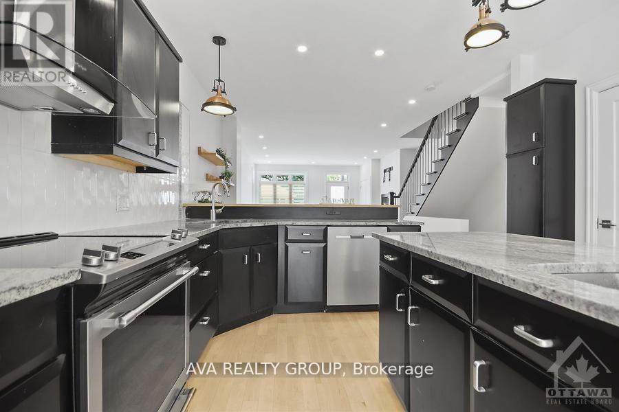14 Gould Street, Ottawa, Ontario  K1Y 2P2 - Photo 6 - X12482497