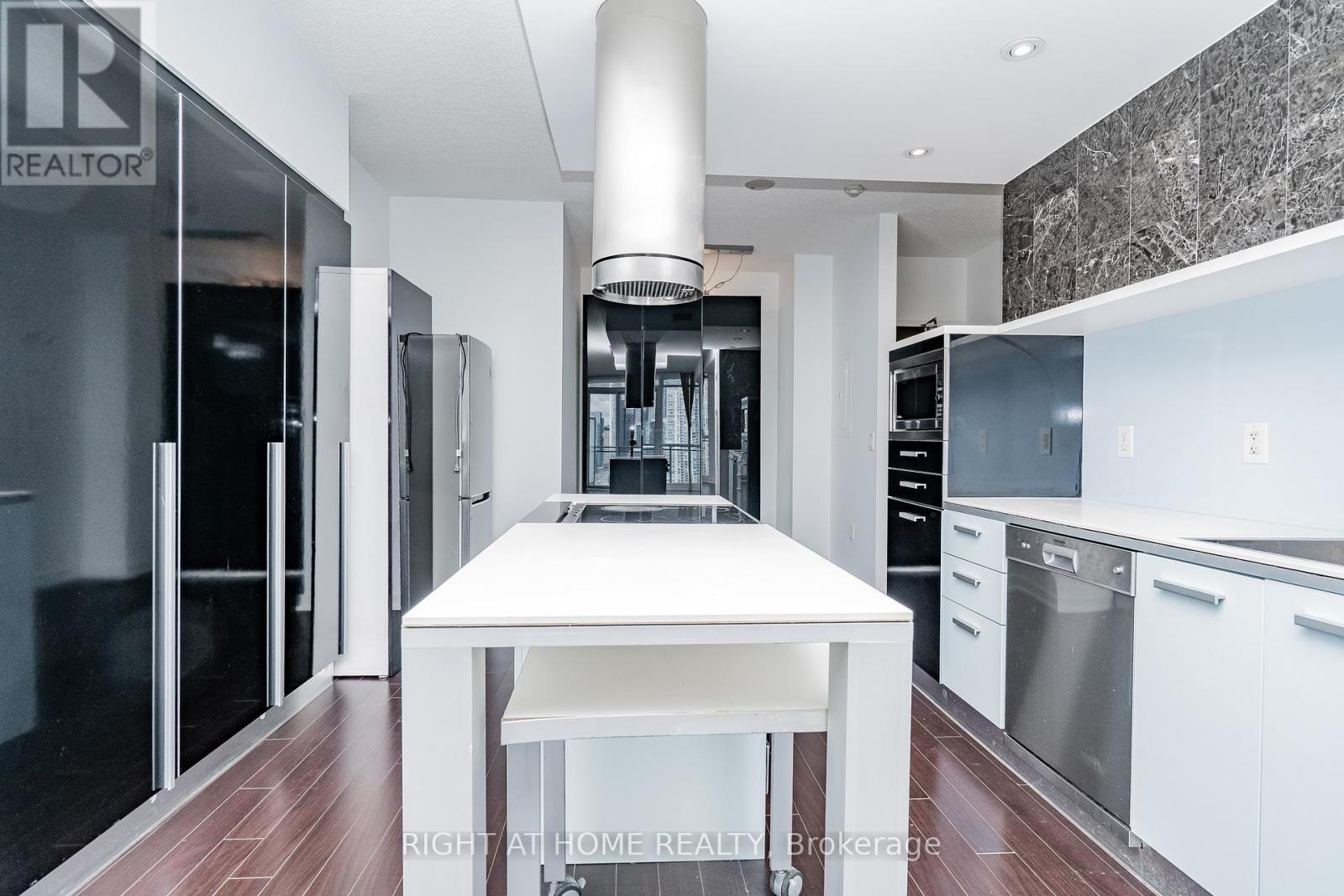 2509 - 38 Dan Leckie Way, Toronto, Ontario  M5V 2V6 - Photo 19 - C12480144