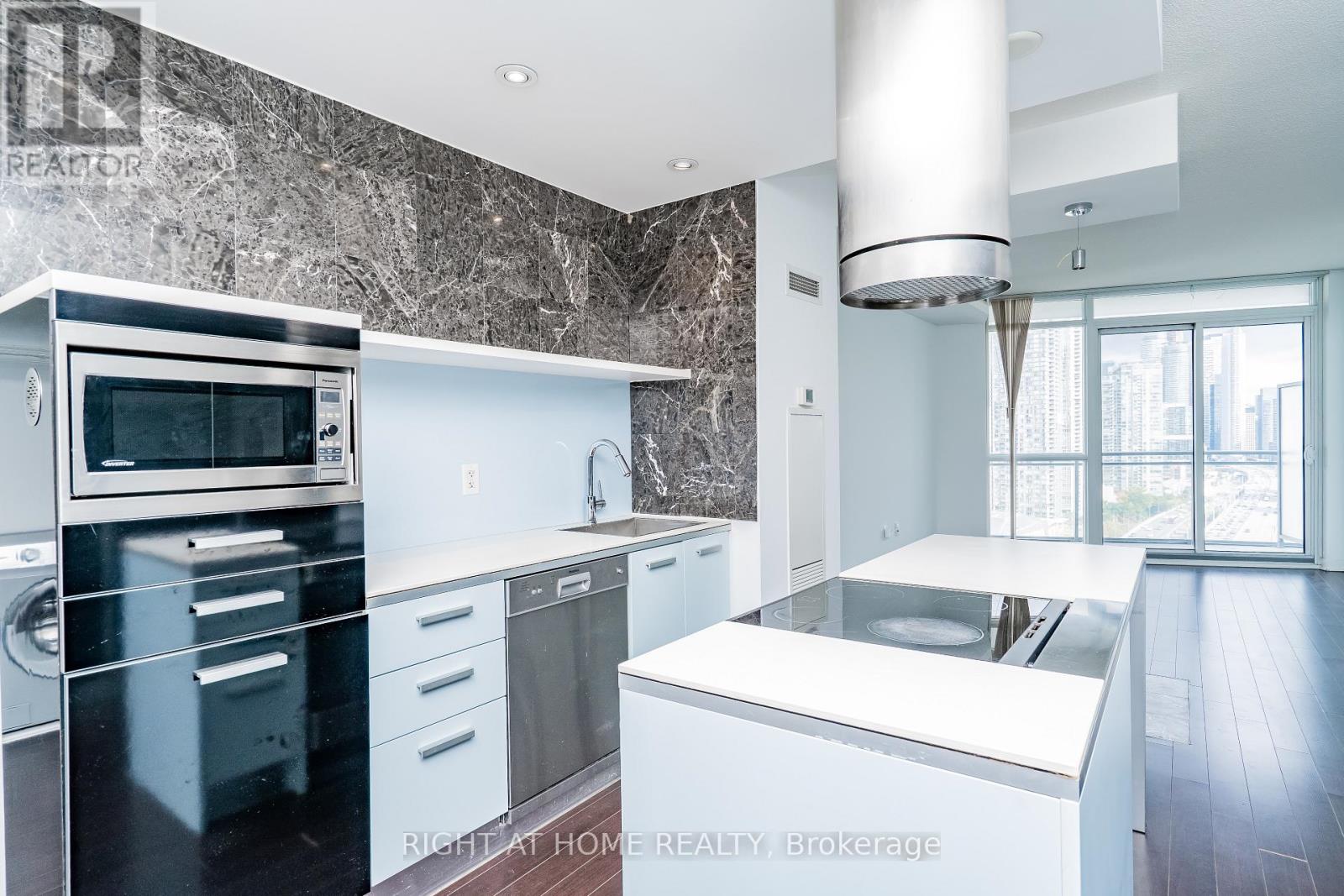 2509 - 38 Dan Leckie Way, Toronto, Ontario  M5V 2V6 - Photo 21 - C12480144