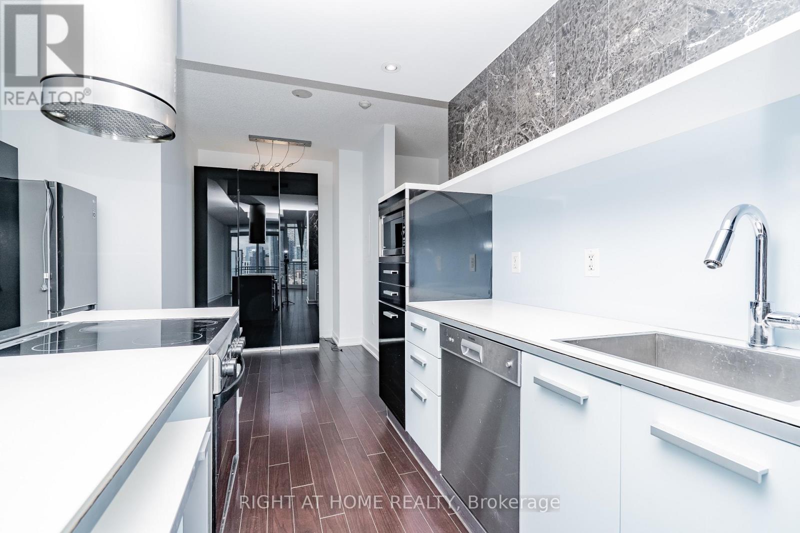 2509 - 38 Dan Leckie Way, Toronto, Ontario  M5V 2V6 - Photo 18 - C12480144