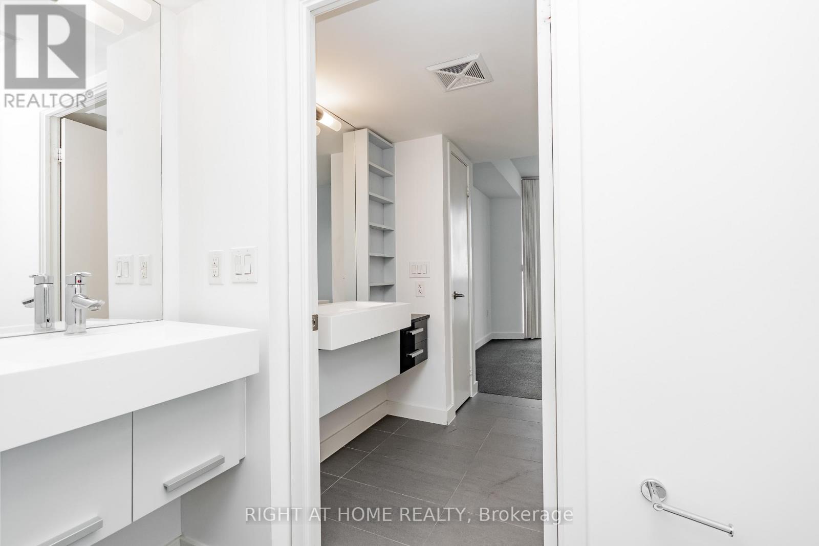 2509 - 38 Dan Leckie Way, Toronto, Ontario  M5V 2V6 - Photo 8 - C12480144