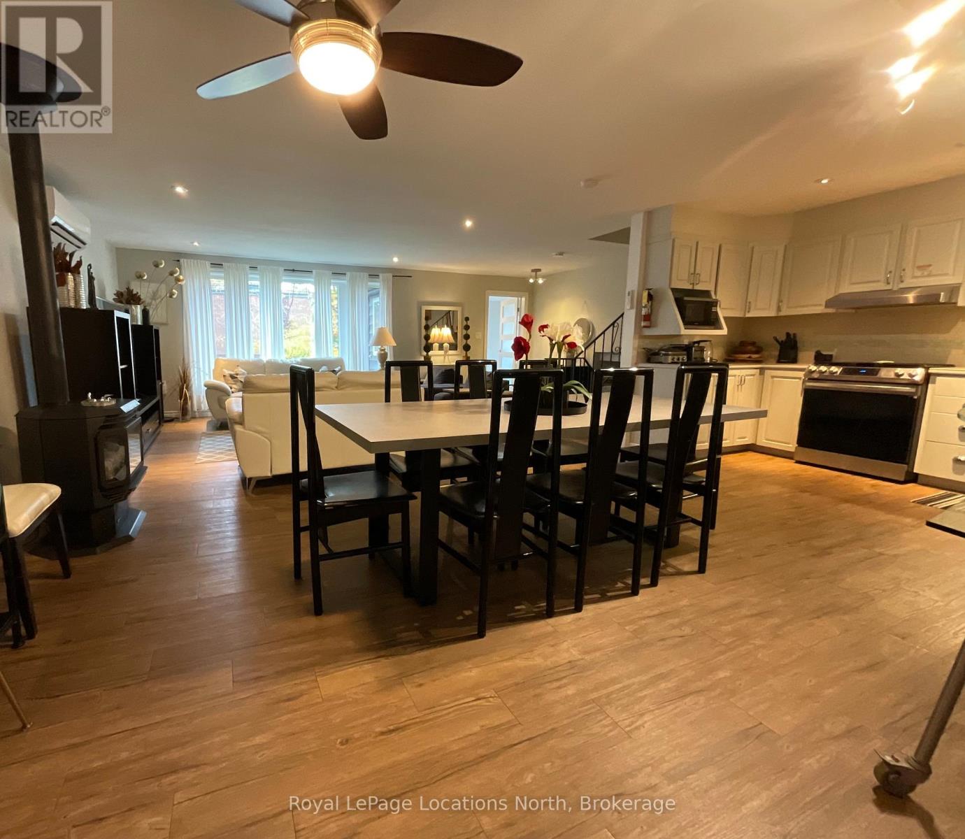 184 Dunkerron Avenue, Wasaga Beach, Ontario  L9Z 2G8 - Photo 10 - S12459071