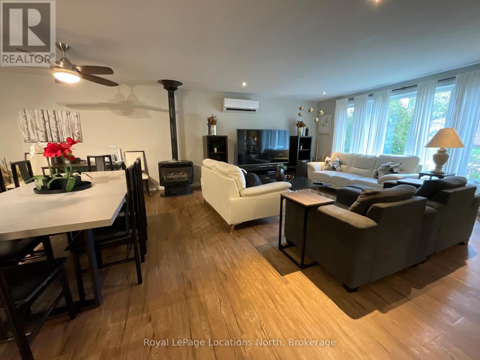 184 Dunkerron Avenue, Wasaga Beach, Ontario  L9Z 2G8 - Photo 11 - S12459071