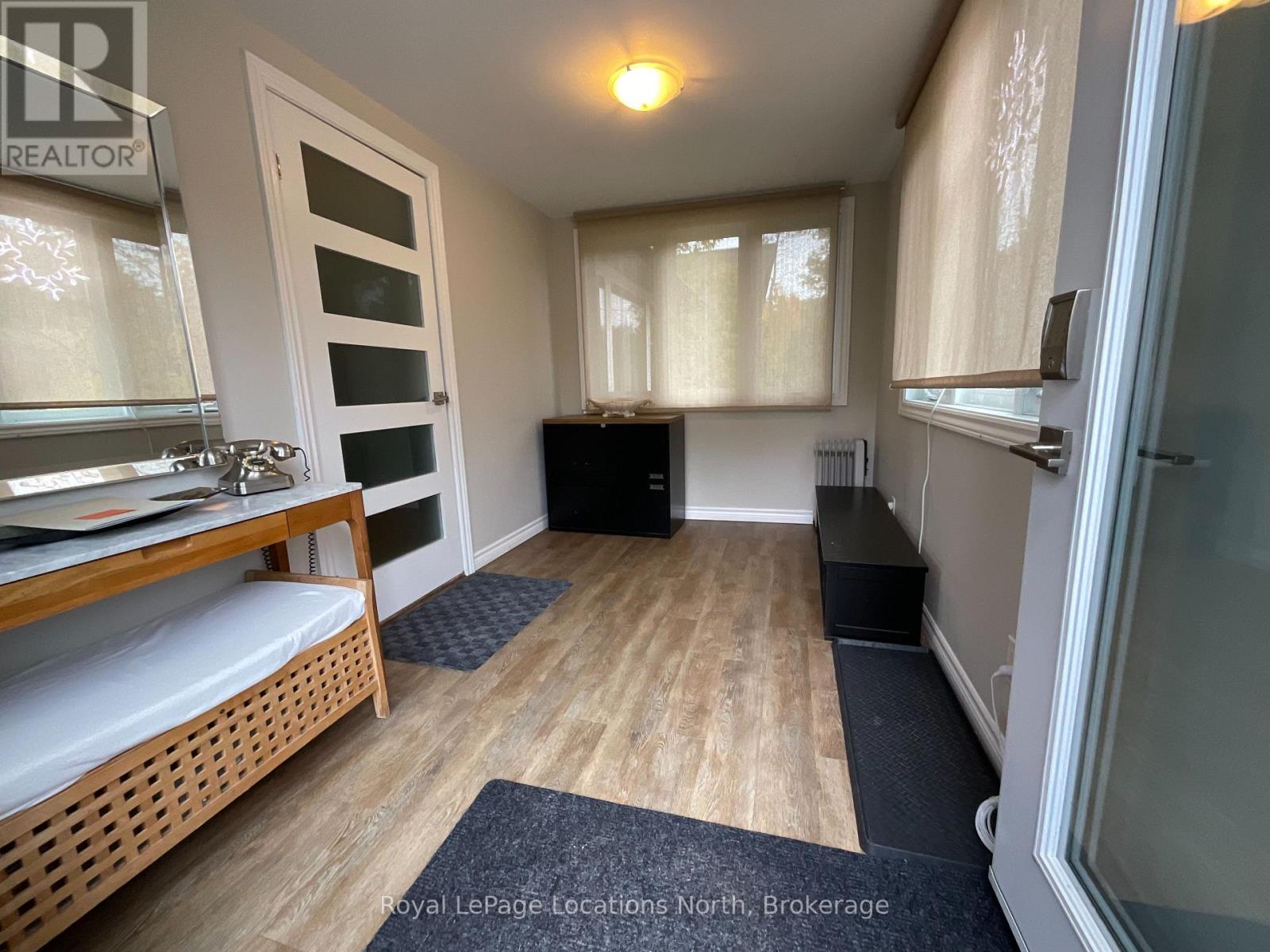 184 Dunkerron Avenue, Wasaga Beach, Ontario  L9Z 2G8 - Photo 6 - S12459071