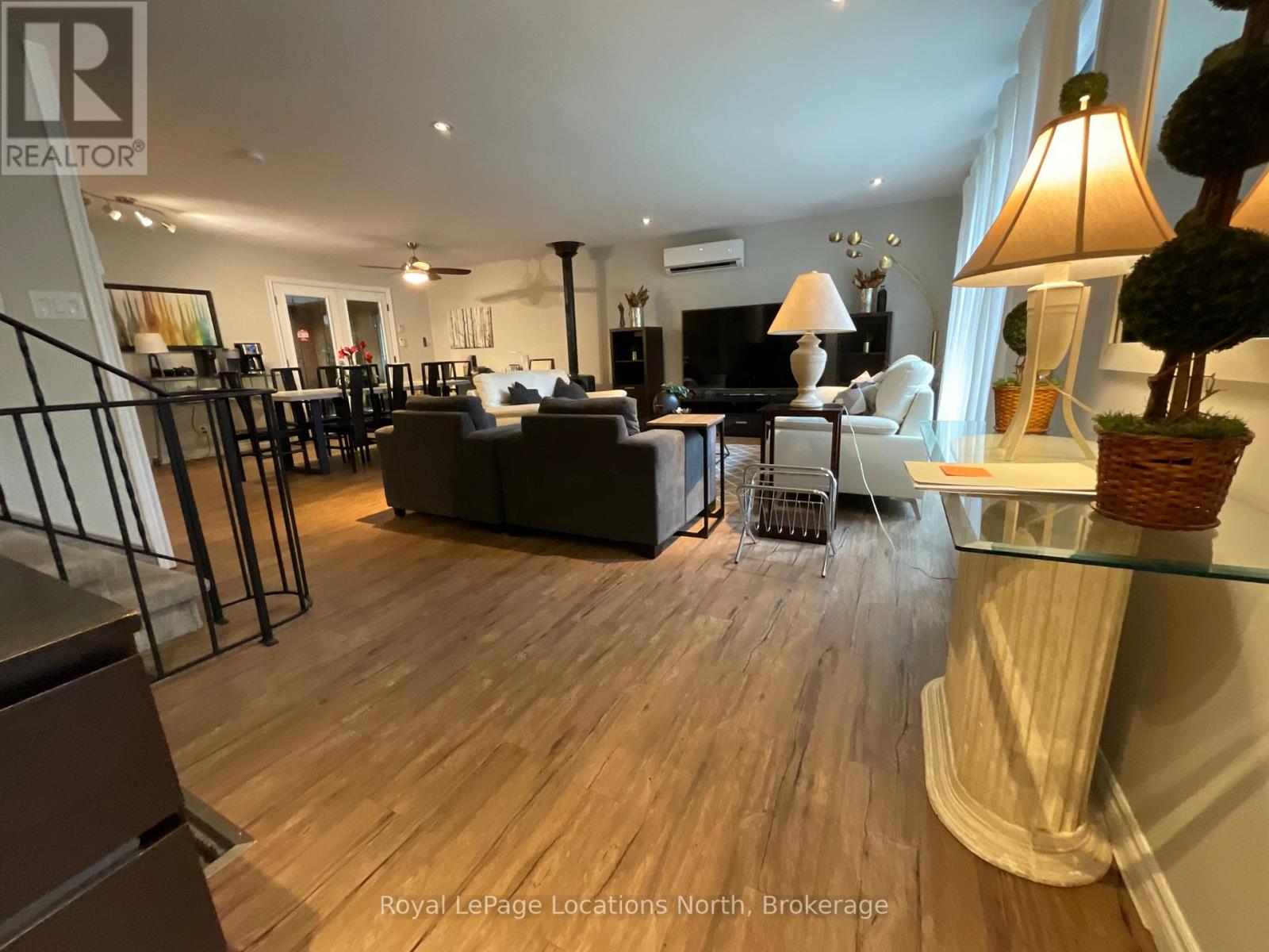 184 Dunkerron Avenue, Wasaga Beach, Ontario  L9Z 2G8 - Photo 7 - S12459071