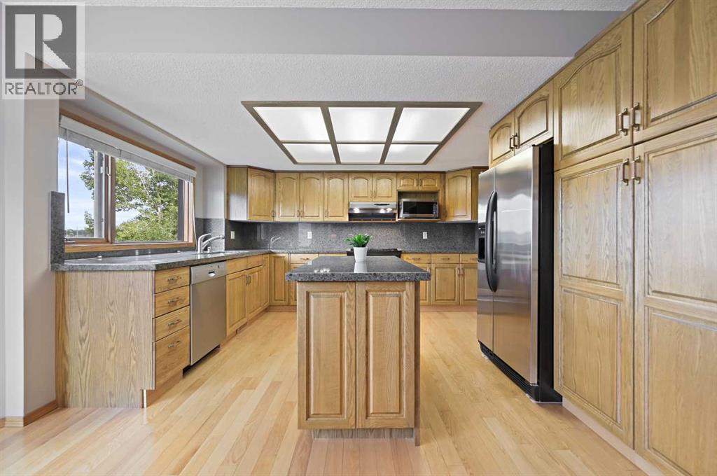 127 Douglasbank Court Se, Calgary, Alberta  T2Z 2C3 - Photo 14 - A2254677