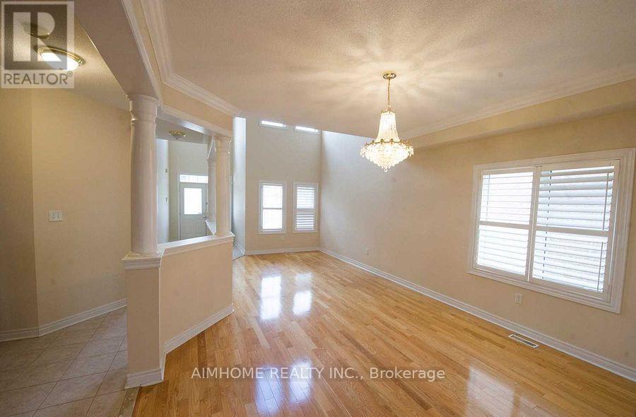 31 Marble Bridge Drive, Richmond Hill, Ontario  L4E 4K5 - Photo 2 - N12482496