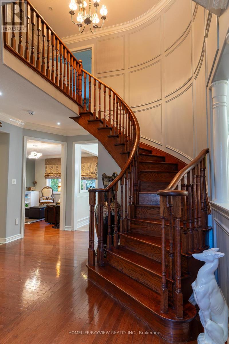 8 Pico Crescent, Vaughan, Ontario  L4J 8P4 - Photo 4 - N12482510