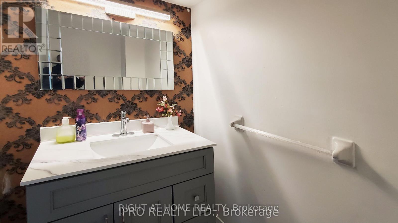 Main - 5060 Moulin Rouge Crescent, Mississauga, Ontario  L5V 1R4 - Photo 15 - W12482507