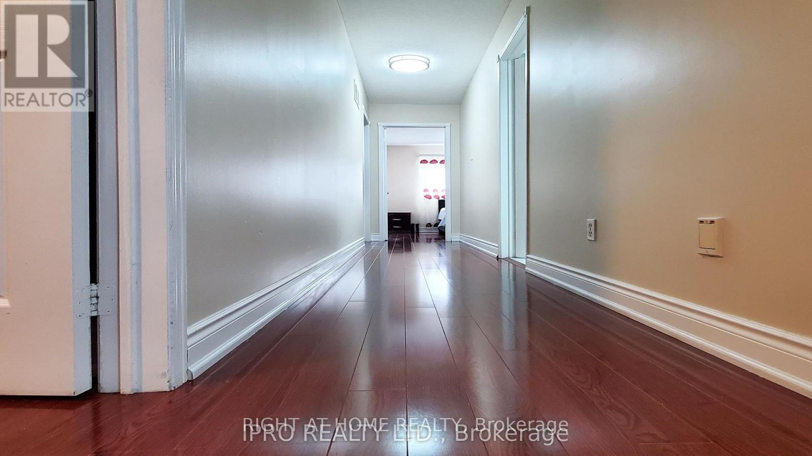 Main - 5060 Moulin Rouge Crescent, Mississauga, Ontario  L5V 1R4 - Photo 9 - W12482507