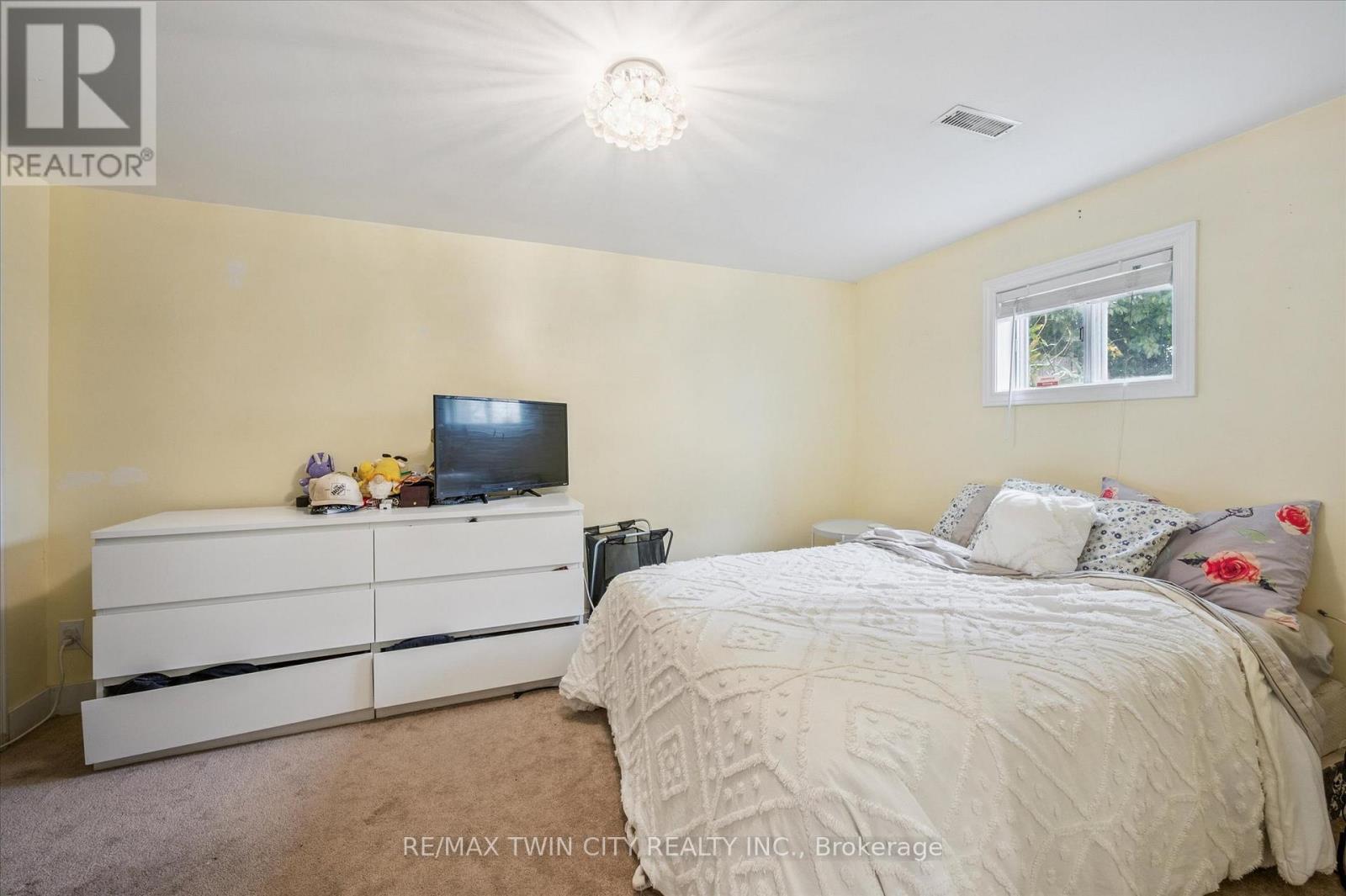 26 Nora Court, Cambridge, Ontario  N3C 3N1 - Photo 18 - X12482505