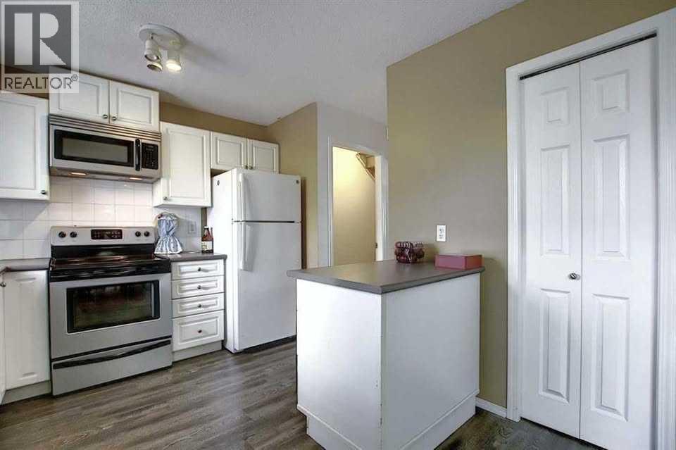 260 Stonemere Place, Chestermere, Alberta  T1X 1N2 - Photo 8 - A2265461