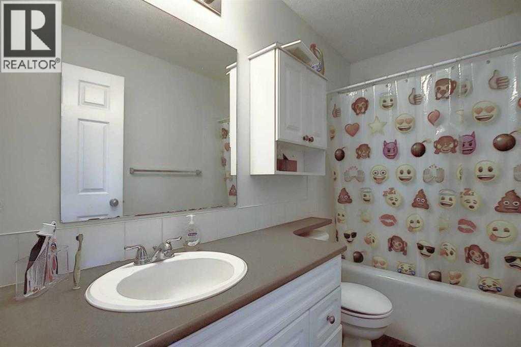 260 Stonemere Place, Chestermere, Alberta  T1X 1N2 - Photo 11 - A2265461