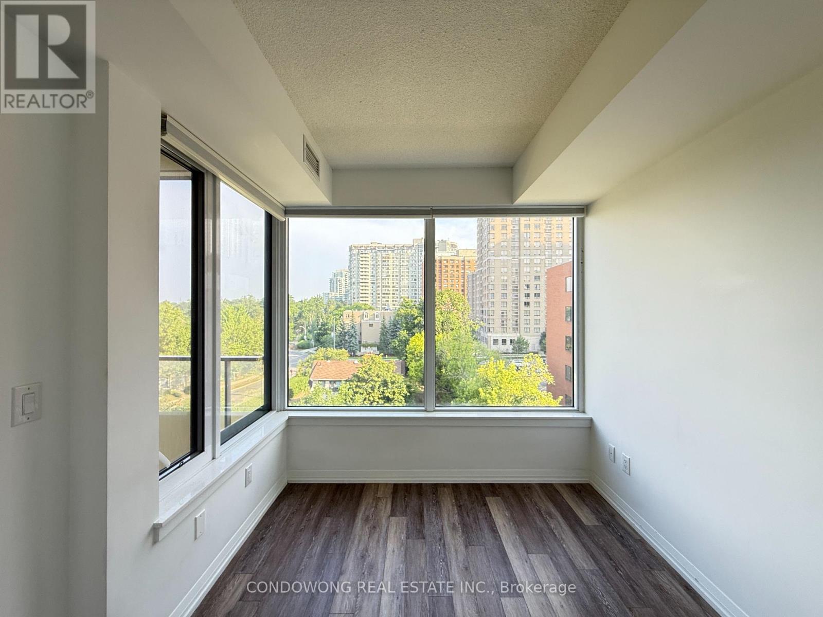715 - 75 Canterbury Place, Toronto, Ontario  M2N 0L2 - Photo 6 - C12482515