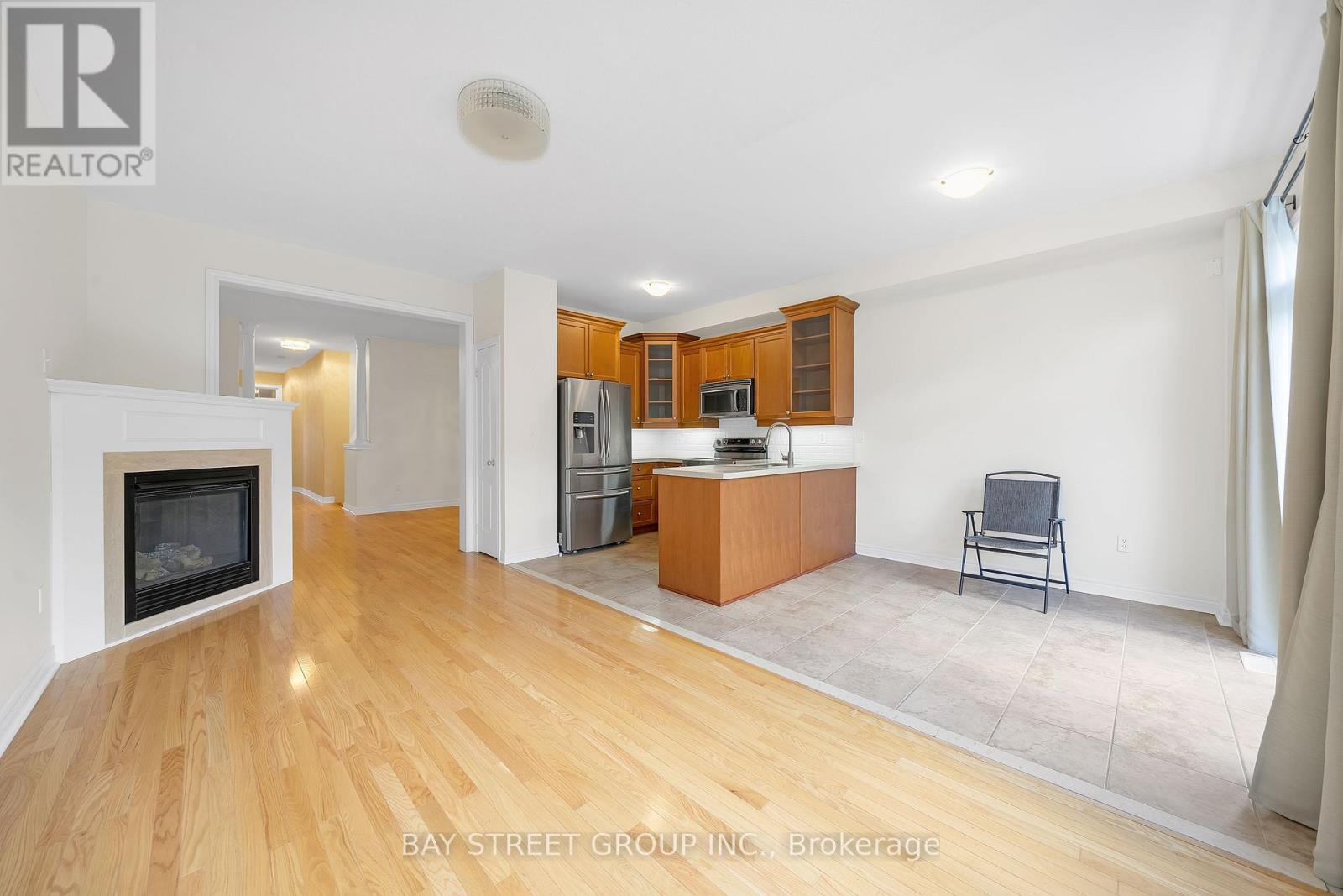 8 Carrier Crescent, Vaughan, Ontario  L6A 0T9 - Photo 11 - N12482511