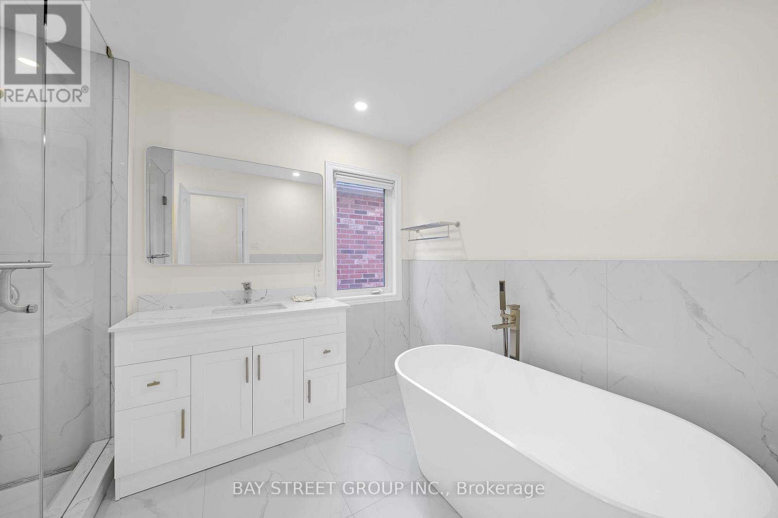 8 Carrier Crescent, Vaughan, Ontario  L6A 0T9 - Photo 20 - N12482511
