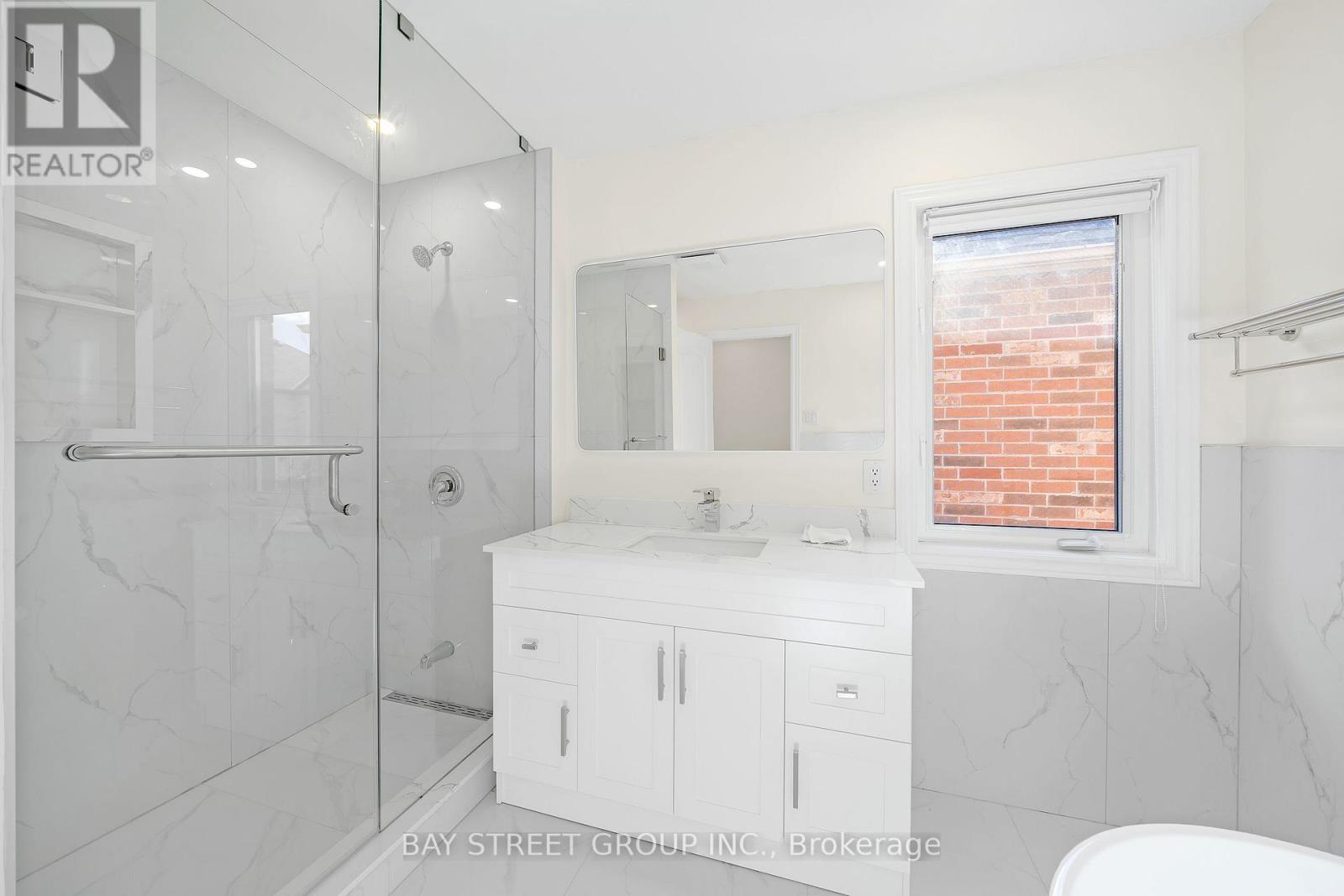 8 Carrier Crescent, Vaughan, Ontario  L6A 0T9 - Photo 21 - N12482511