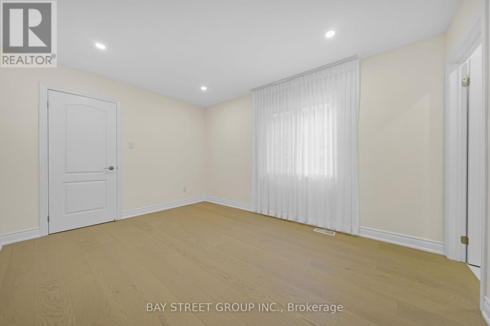 8 Carrier Crescent, Vaughan, Ontario  L6A 0T9 - Photo 22 - N12482511