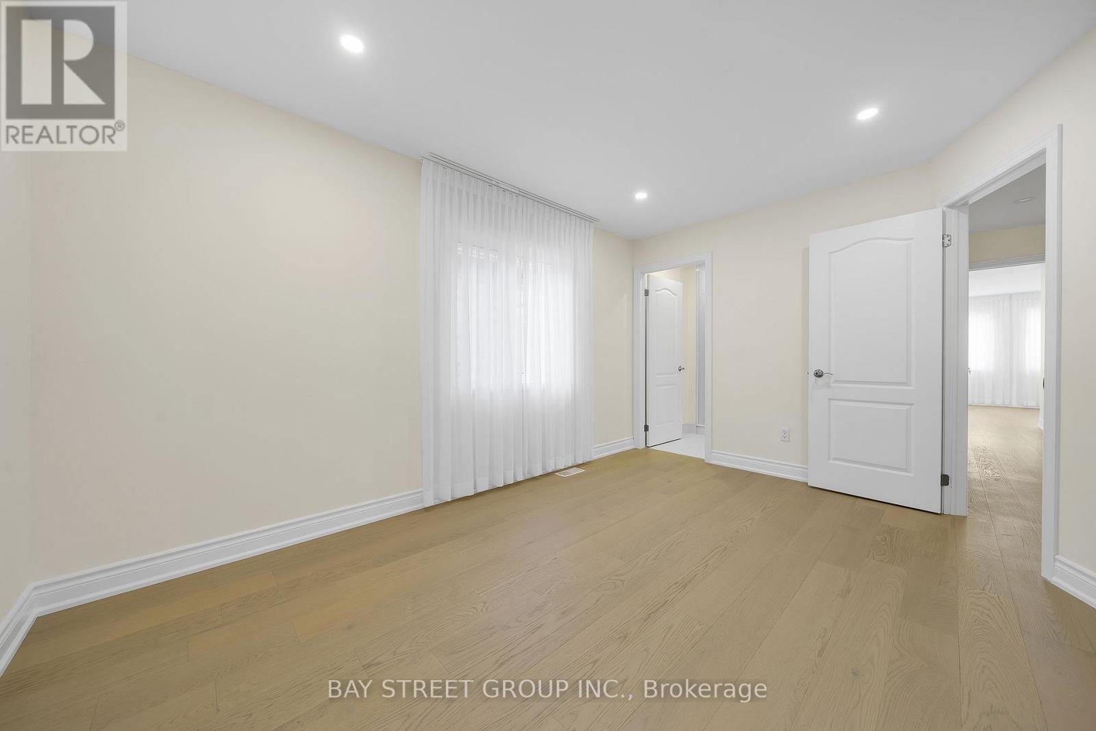 8 Carrier Crescent, Vaughan, Ontario  L6A 0T9 - Photo 23 - N12482511