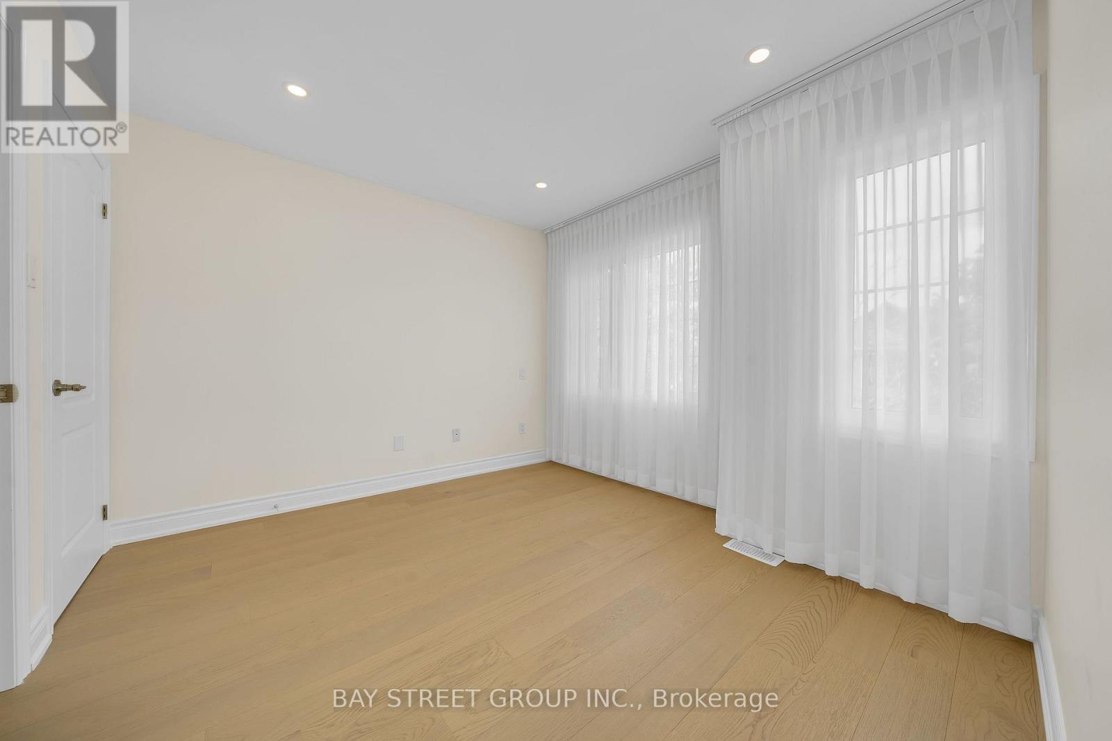 8 Carrier Crescent, Vaughan, Ontario  L6A 0T9 - Photo 25 - N12482511
