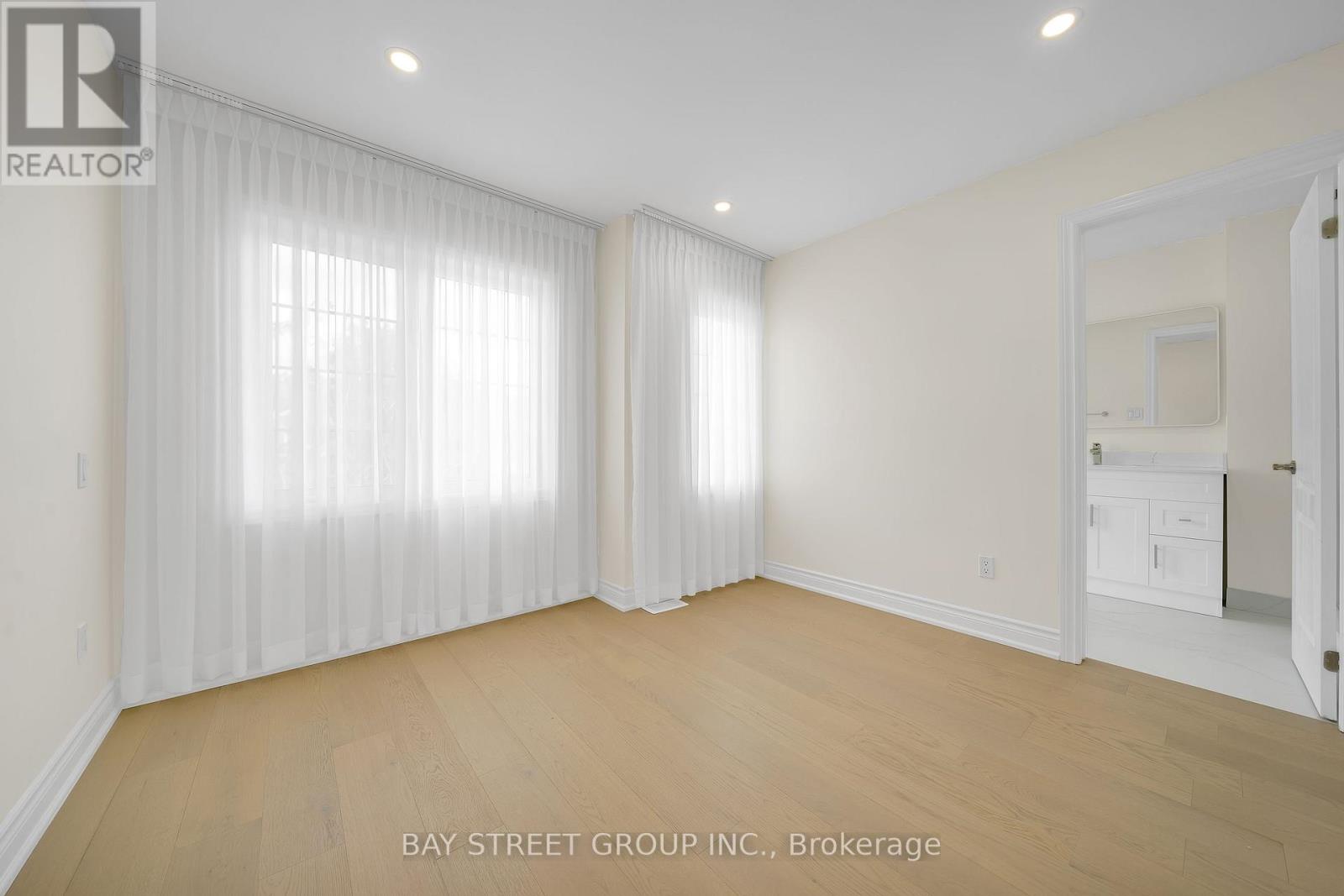 8 Carrier Crescent, Vaughan, Ontario  L6A 0T9 - Photo 26 - N12482511