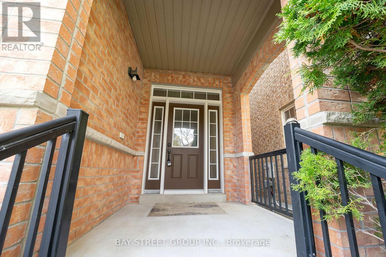 8 Carrier Crescent, Vaughan, Ontario  L6A 0T9 - Photo 3 - N12482511
