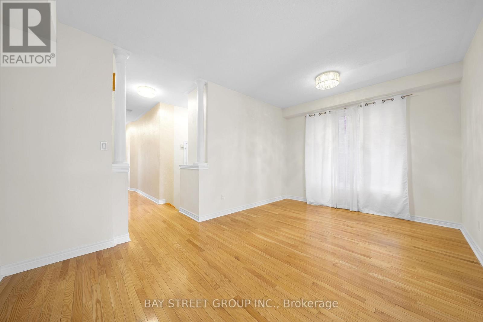 8 Carrier Crescent, Vaughan, Ontario  L6A 0T9 - Photo 8 - N12482511