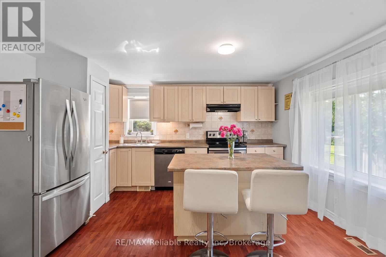 42 West William Street, Huron East, Ontario  N0K 1W0 - Photo 13 - X12482522