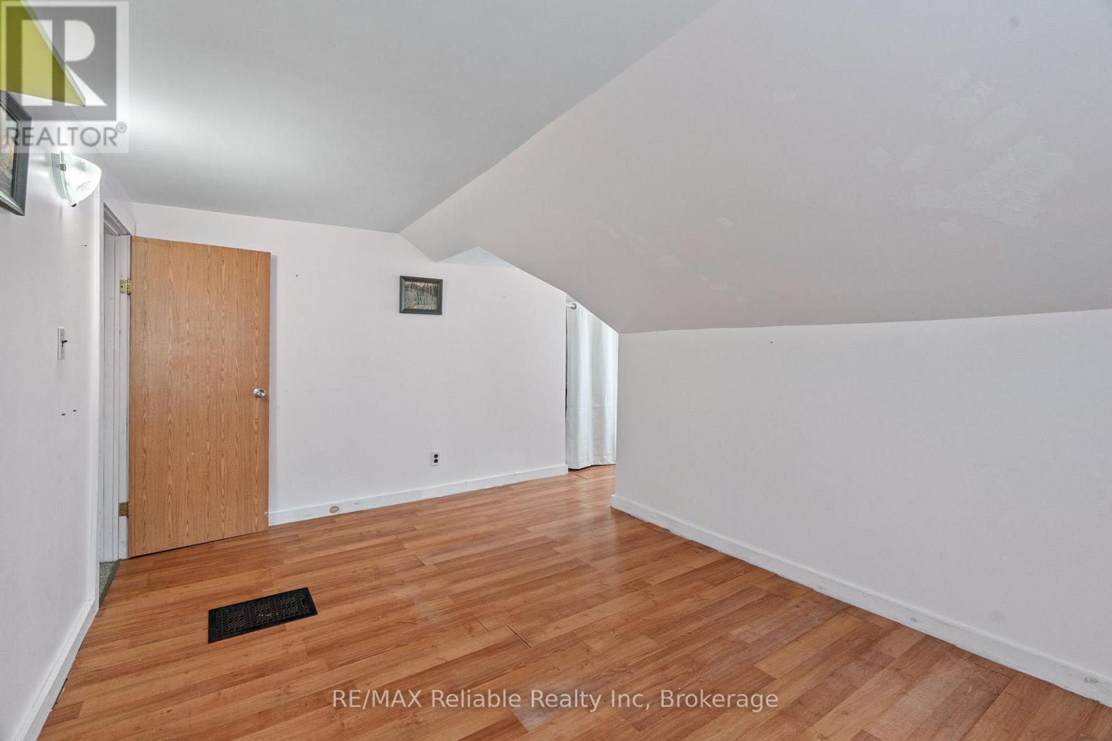 42 West William Street, Huron East, Ontario  N0K 1W0 - Photo 26 - X12482522