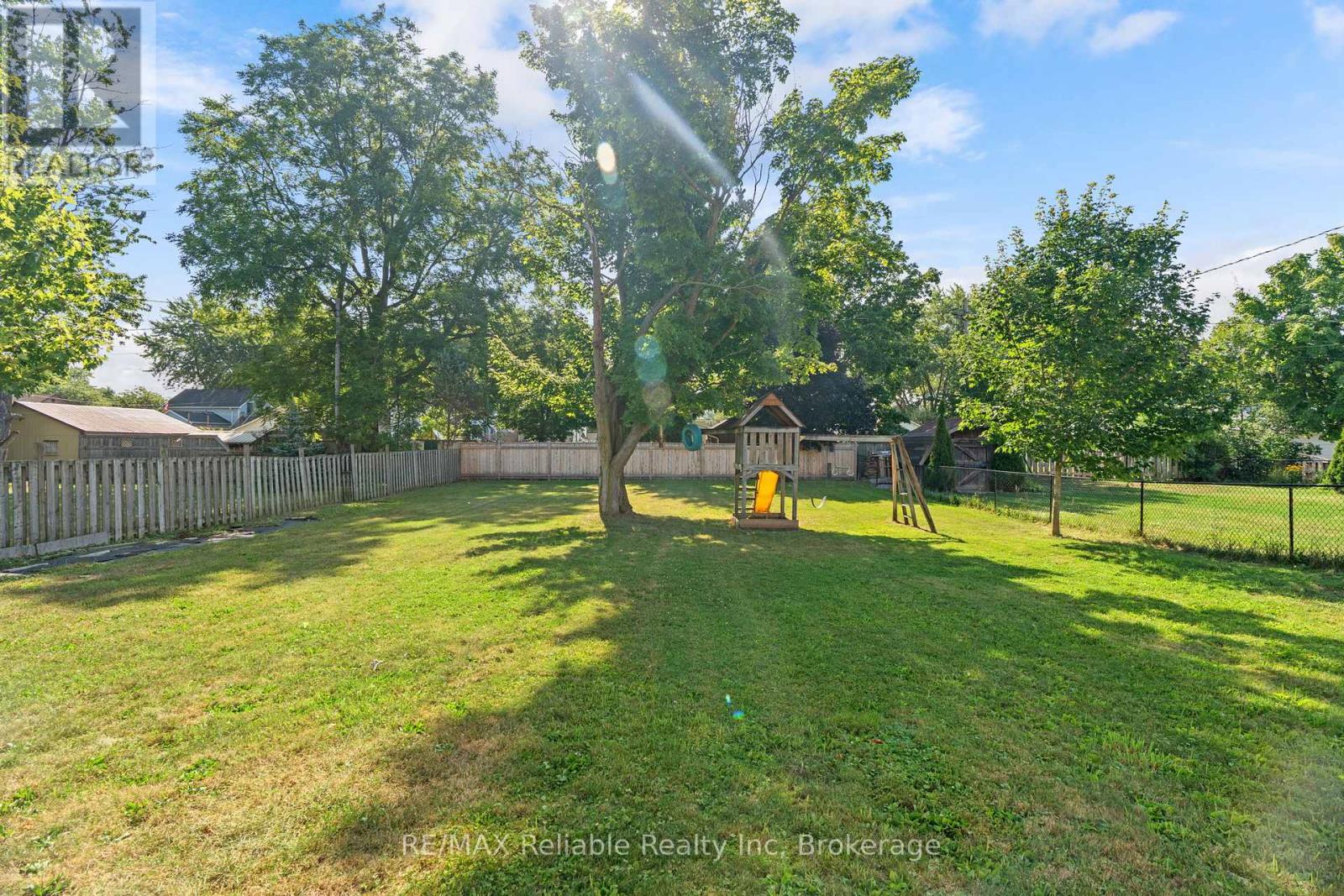 42 West William Street, Huron East, Ontario  N0K 1W0 - Photo 31 - X12482522