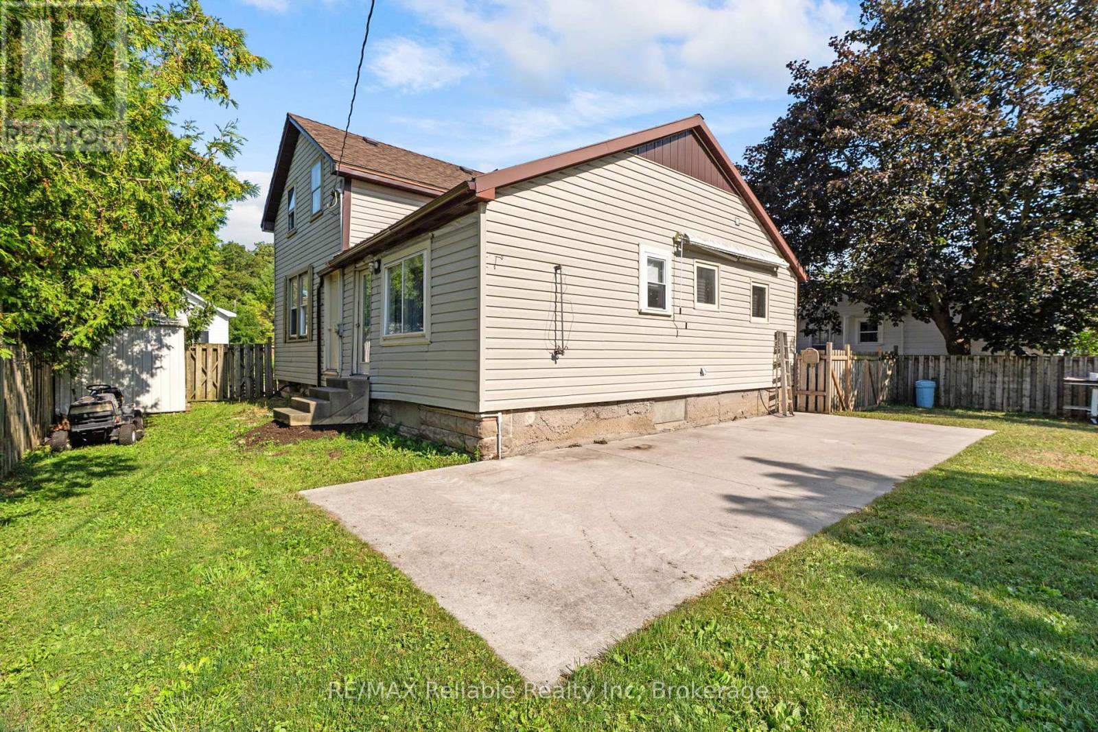 42 West William Street, Huron East, Ontario  N0K 1W0 - Photo 33 - X12482522